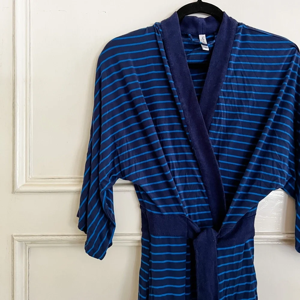 Splendid Robe - Picture 3 of 4